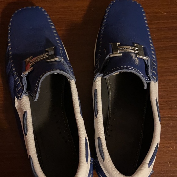 100% leather shoes for men size 8 color white blue